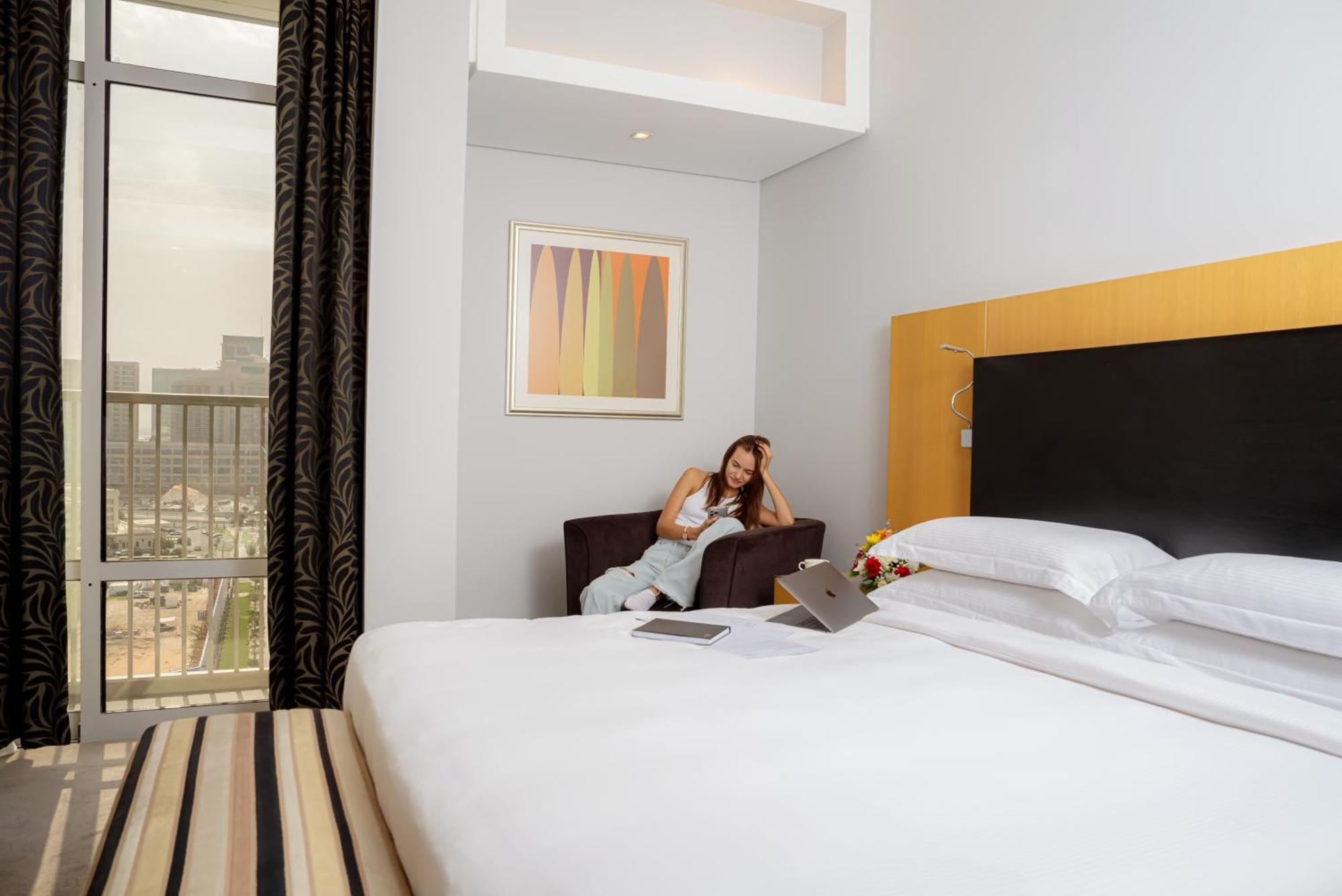 Hala Arjaan By Rotana, Deluxe Hotel Apartments Abu Dabi Dış mekan fotoğraf