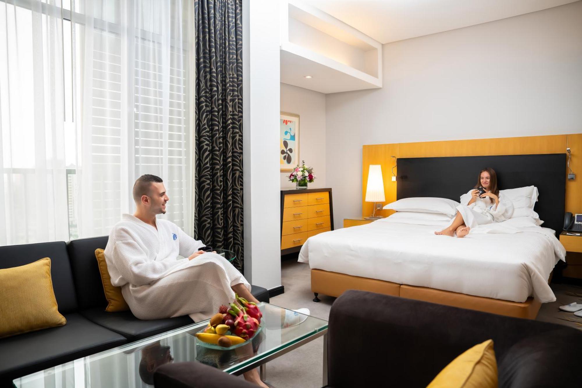Hala Arjaan By Rotana, Deluxe Hotel Apartments Abu Dabi Dış mekan fotoğraf