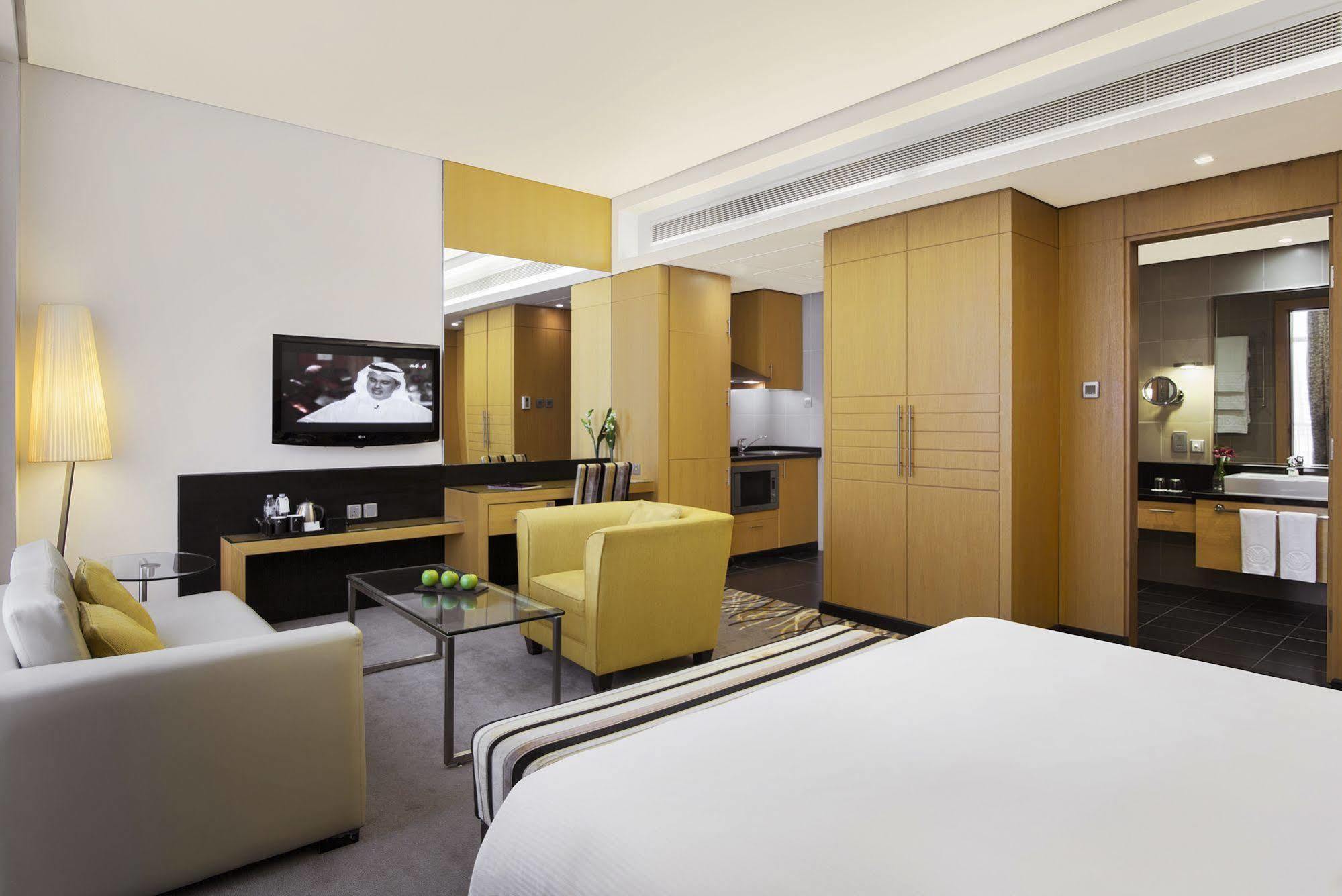 Hala Arjaan By Rotana, Deluxe Hotel Apartments Abu Dabi Dış mekan fotoğraf
